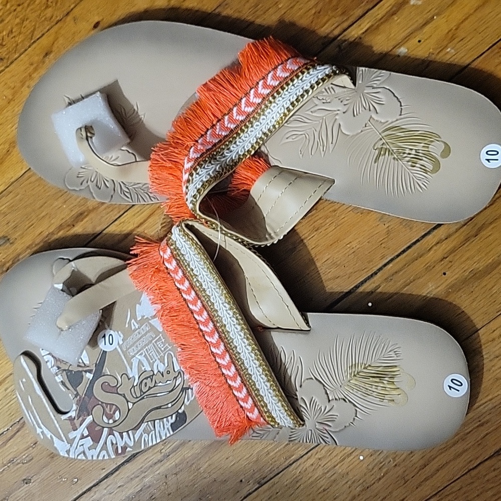Stranded Tan and Cream Women Shoes Slippers Size 10